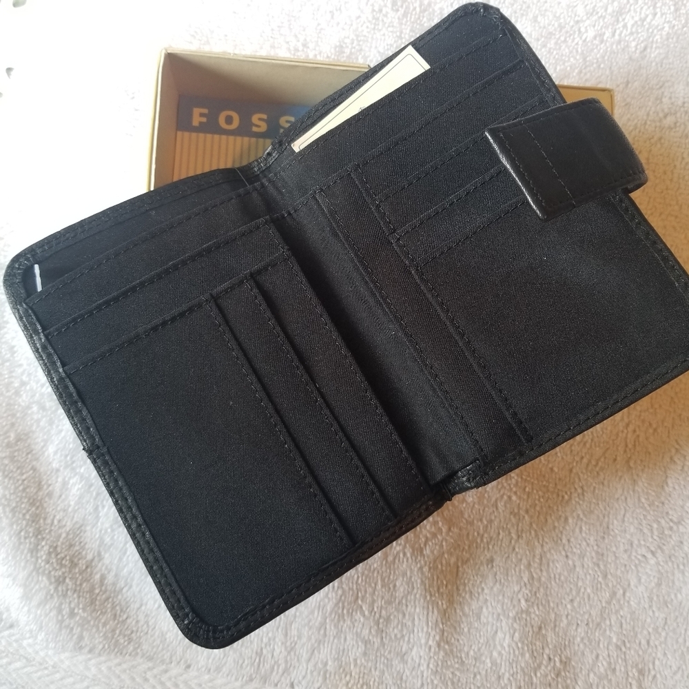 Black Fossil Wallet ~ New In Box - image 5